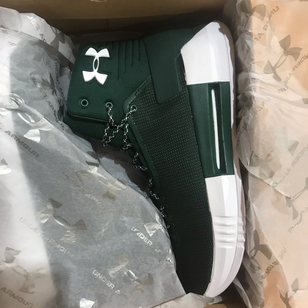 Under Armour Green basketball shoes *never worn - Picture 2 of 2